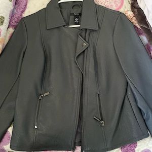 In great condition! Great for a night out !